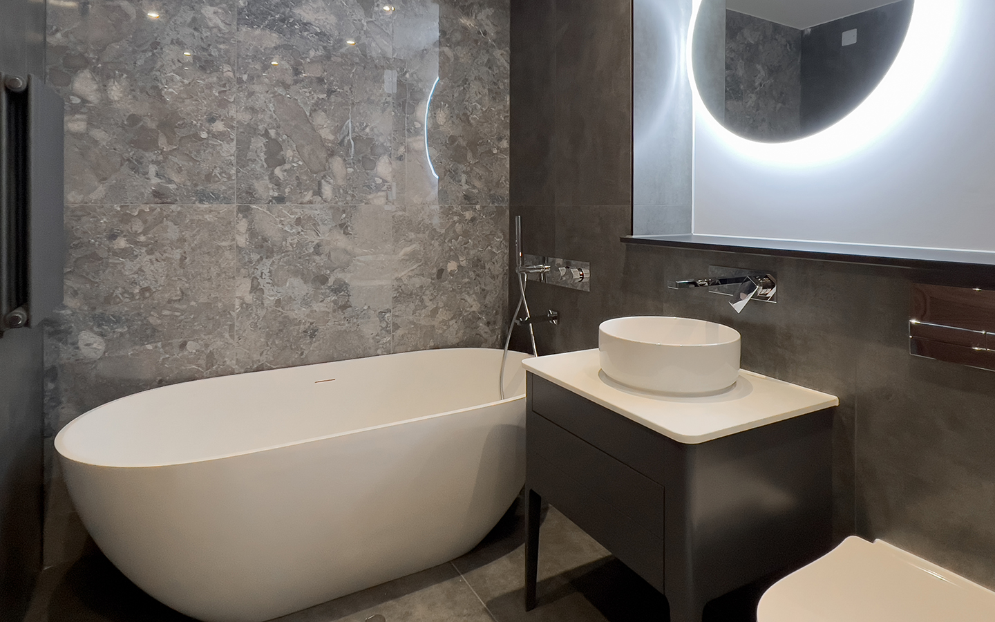 VV-Mid-Apartment 1-En-Suite A Village View, Mid Block – Plot B2-05
