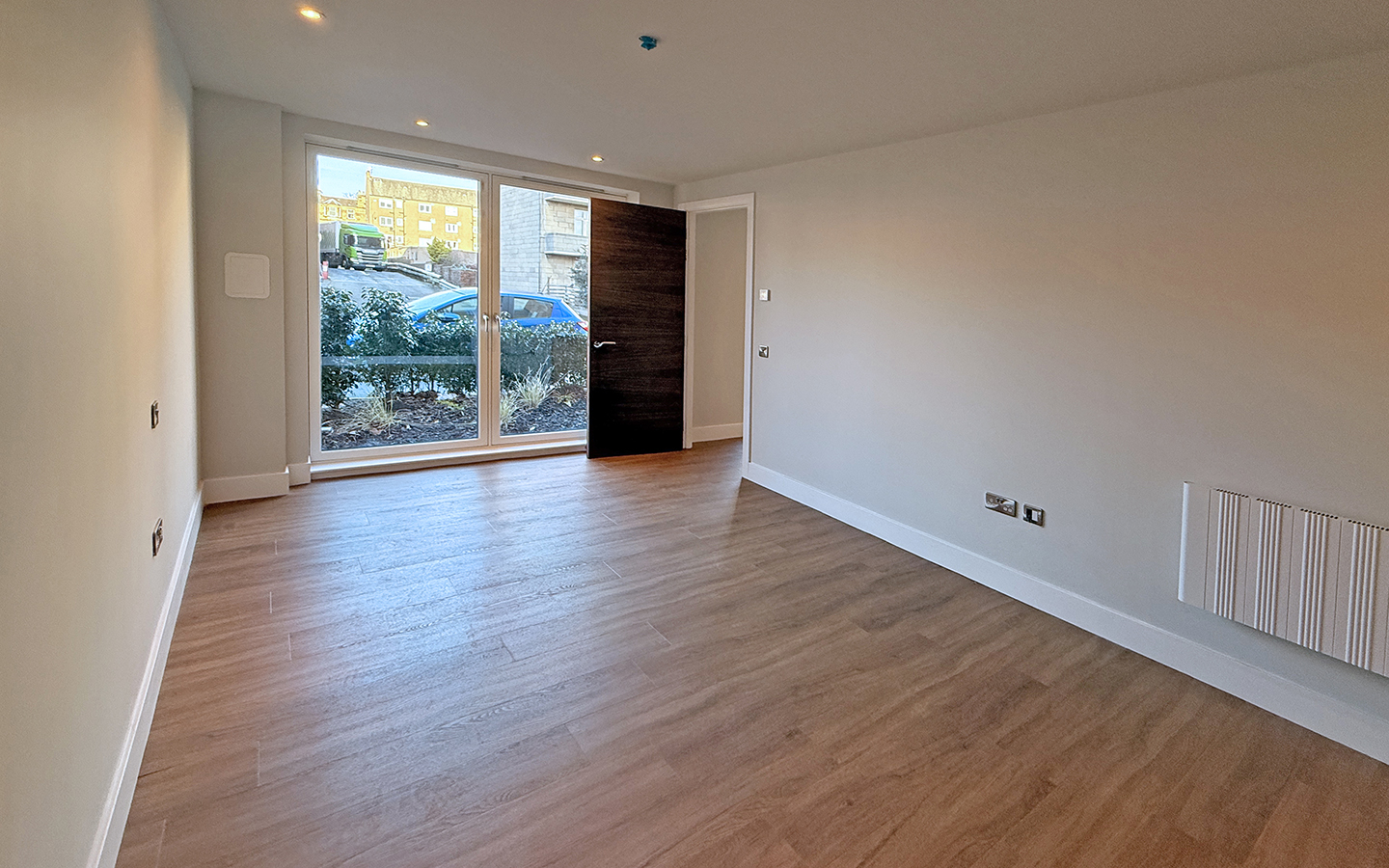 Falcongate – Main Door Apartment